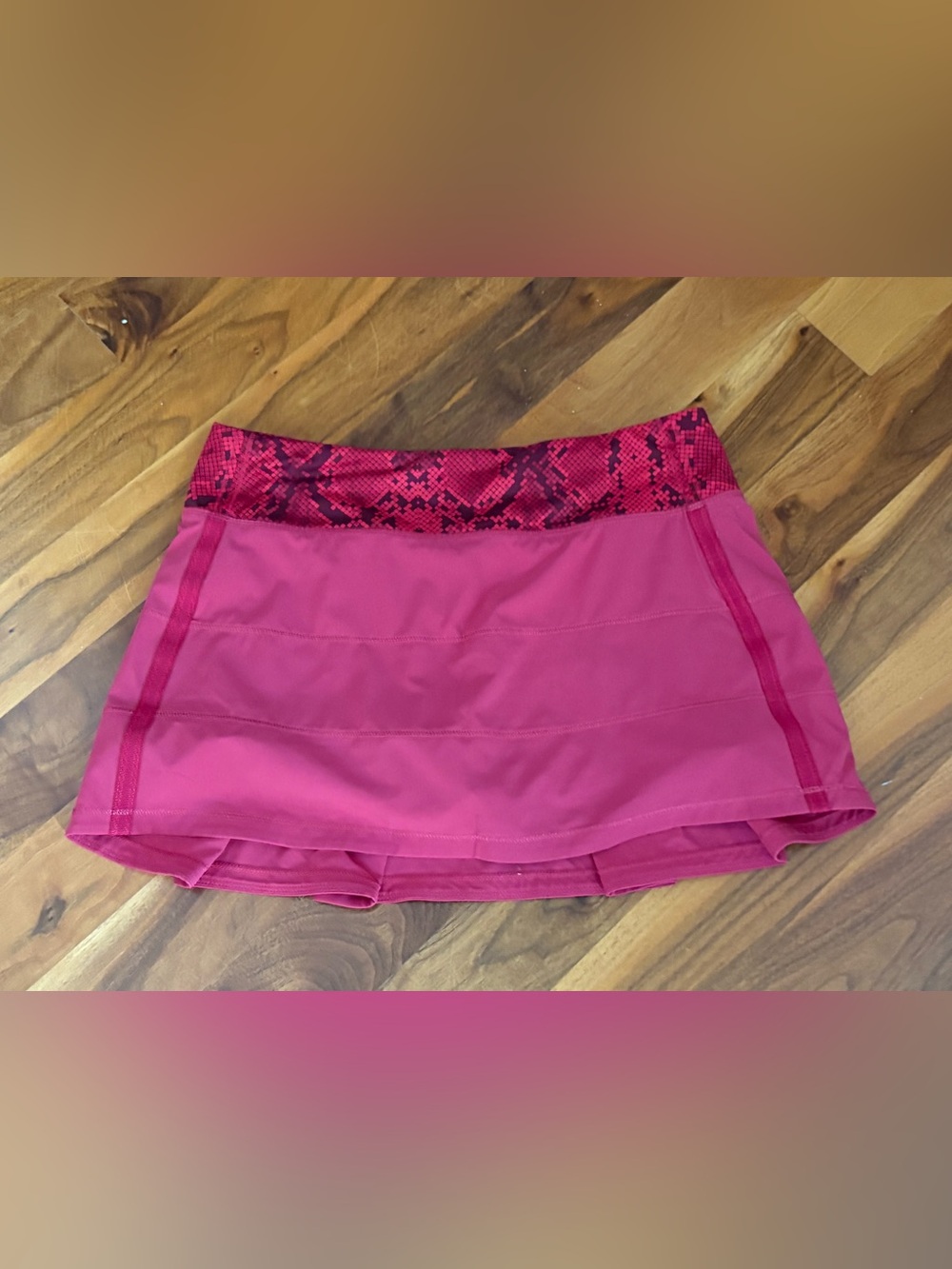 Lululemon Pace Rival Mid-Rise Skirt Short - Cranberry snake print Skirt Sz 6 ECU - Picture 6 of 17